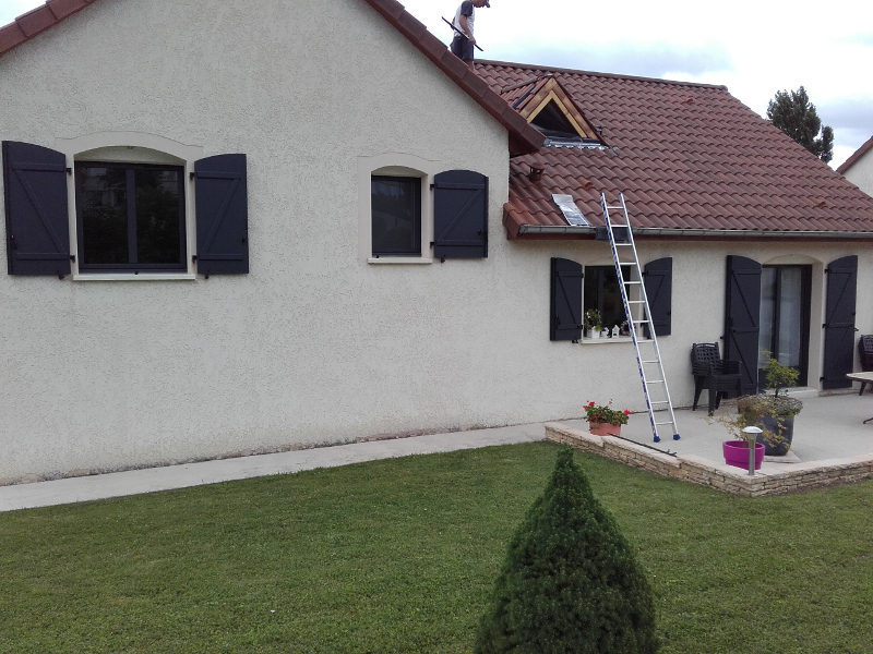 Façade avec changement de fenêtre et de volet battant